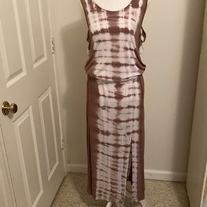 Venus super cute maxi dress. Size M gently worn.
